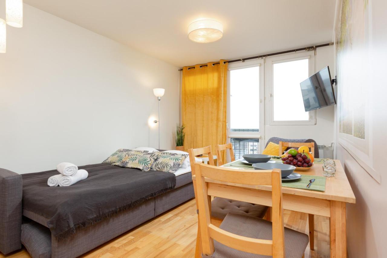 Apartment Grzybowska By Noclegi Renters ワルシャワ エクステリア 写真